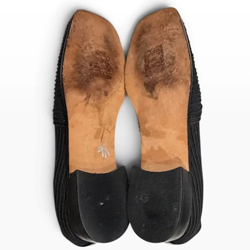 Stuart Weitzman Paisano Stretch Loafer 9B Black Textured Tassel Shoes Old Money